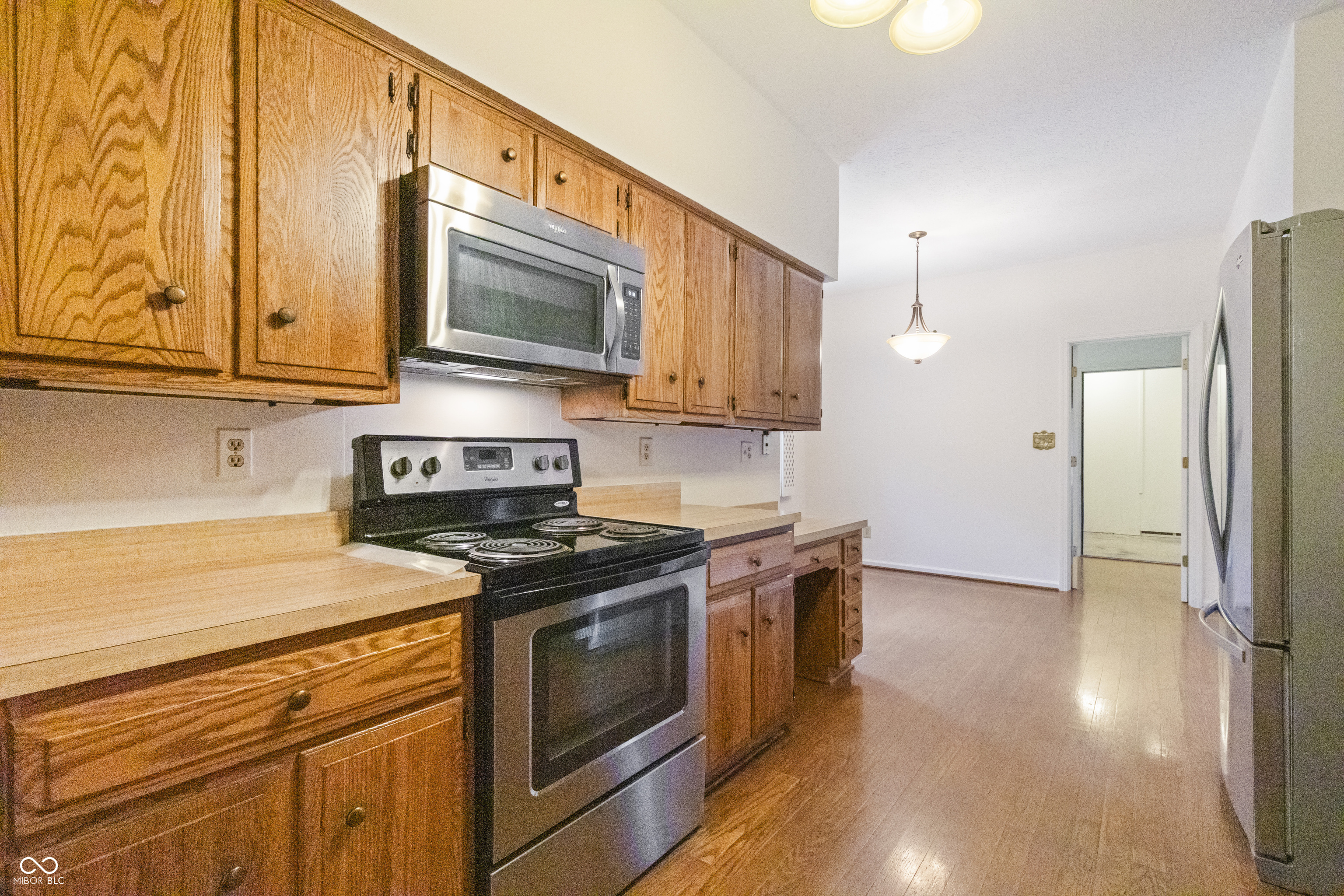 5409 Greenwillow Road Indianapolis, IN 46226 - Photo 10 of 47
