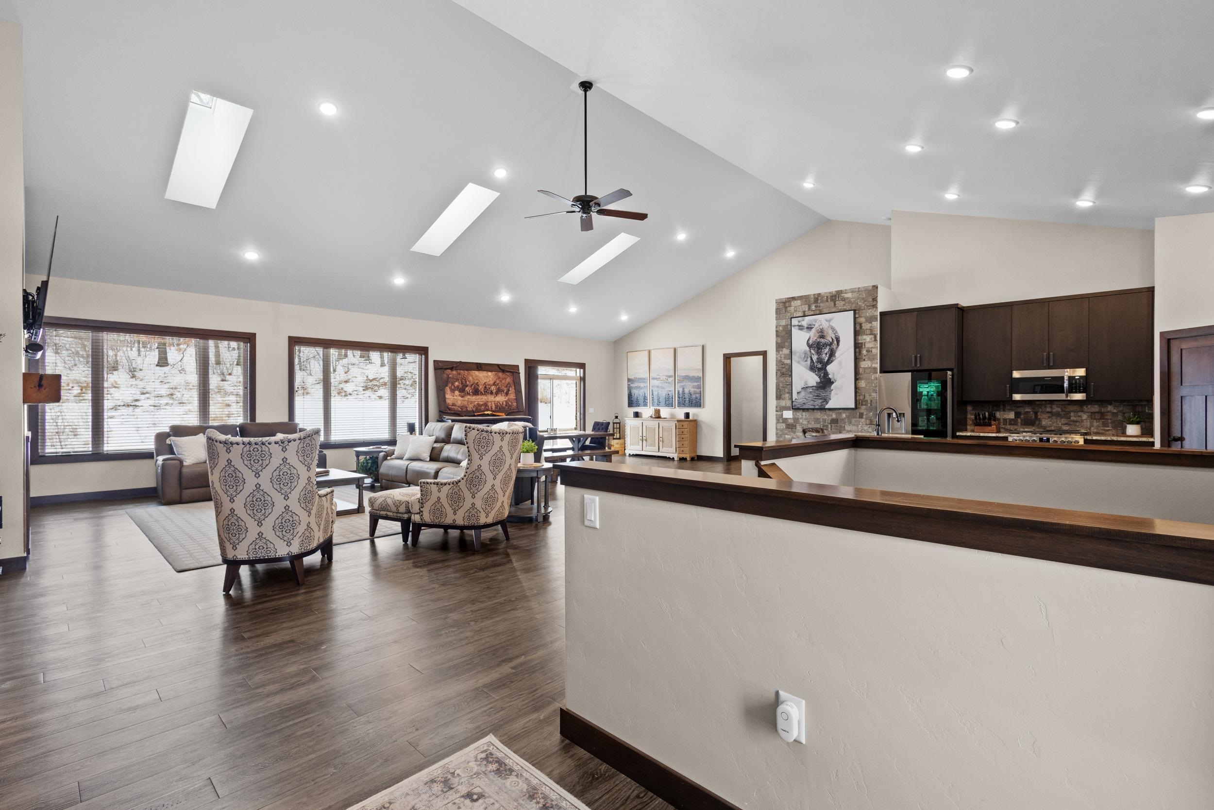 272 Lost Ridge Court Green Bay, WI 54302 - Photo 10 of 86