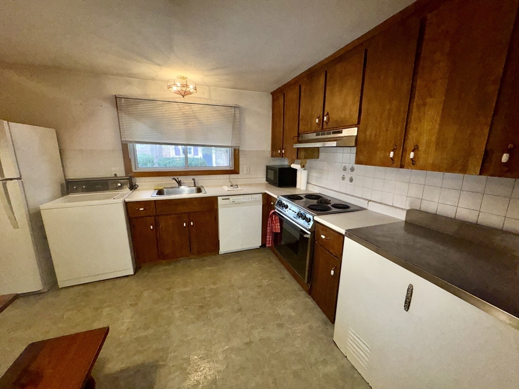 40 Alphonse Road Brockton, MA 02302 - Photo 7 of 16