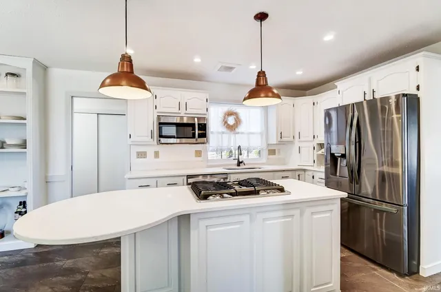 $449,900 | 704 Oaktree Court, Fort Wayne, IN 46845