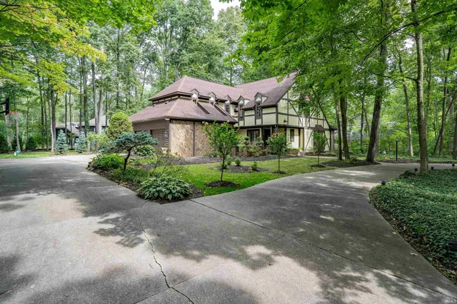 $449,900 | 704 Oaktree Court, Fort Wayne, IN 46845