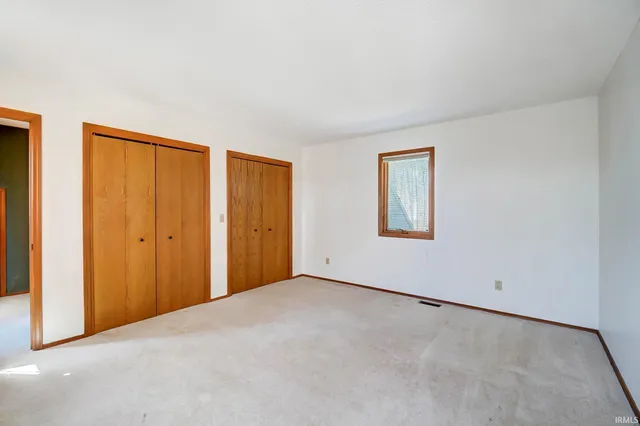 $449,900 | 704 Oaktree Court, Fort Wayne, IN 46845