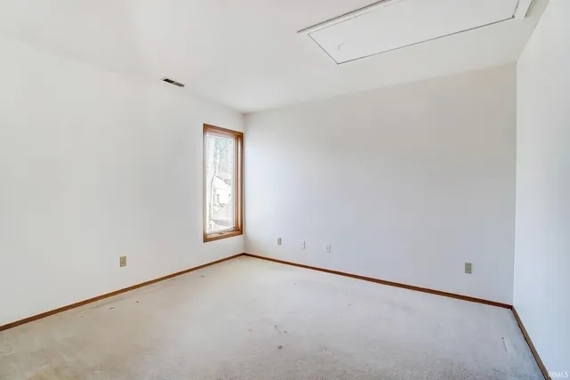 $449,900 | 704 Oaktree Court, Fort Wayne, IN 46845