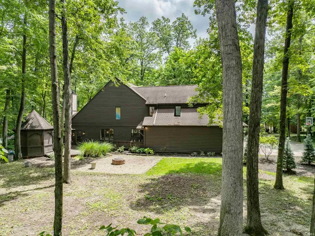 $449,900 | 704 Oaktree Court, Fort Wayne, IN 46845