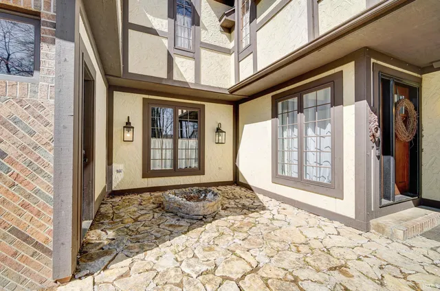 $449,900 | 704 Oaktree Court, Fort Wayne, IN 46845