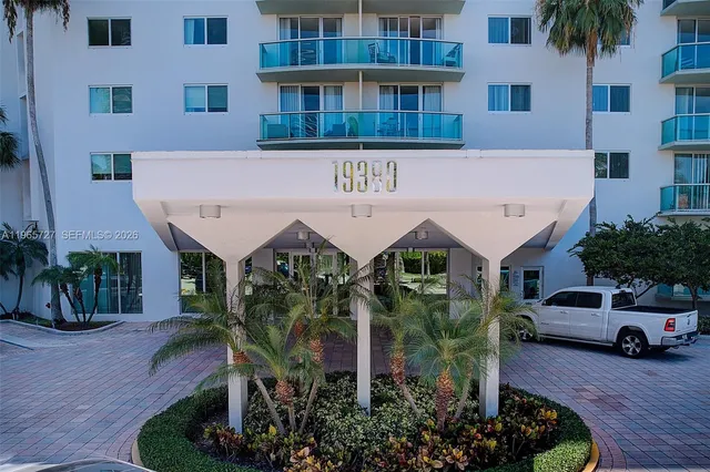 $3,500 | 19380 Collins Avenue, Unit 1002, Sunny Isles Beach, FL 33160