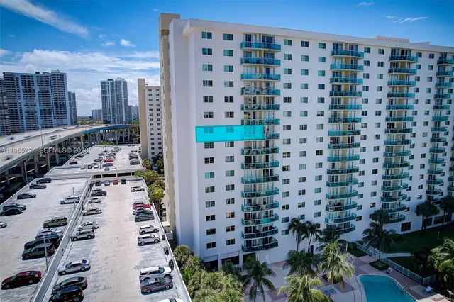 $3,500 | 19380 Collins Avenue, Unit 1002, Sunny Isles Beach, FL 33160