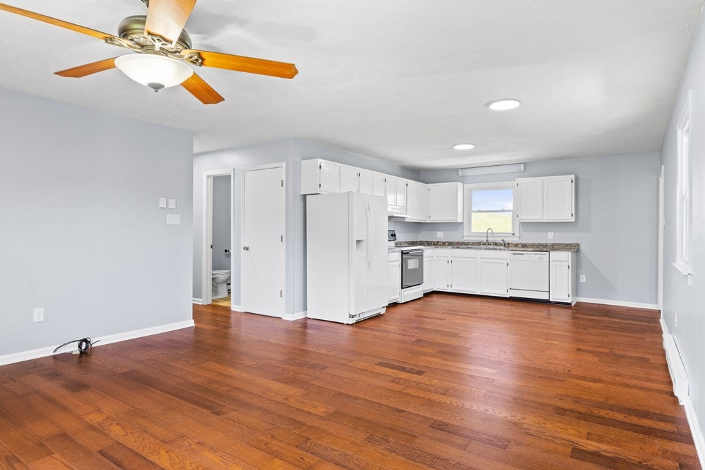 290 Whispering Pines Road Max Meadows, VA 24360 - Photo 16 of 35 Gallery Image 16