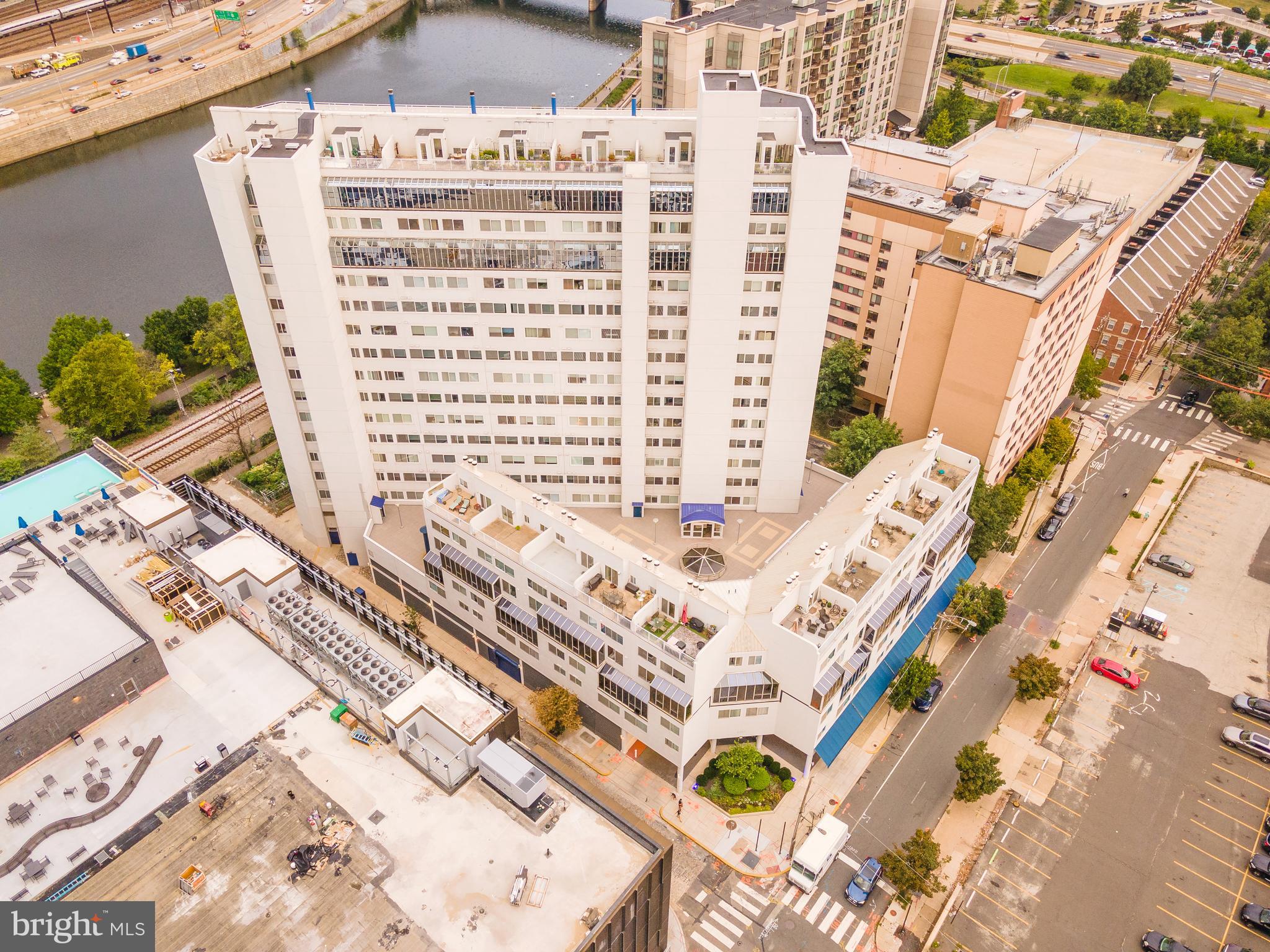 2301 Cherry Street, Unit 6F Philadelphia, PA 19103 - Photo 27 of 30 front view of a building