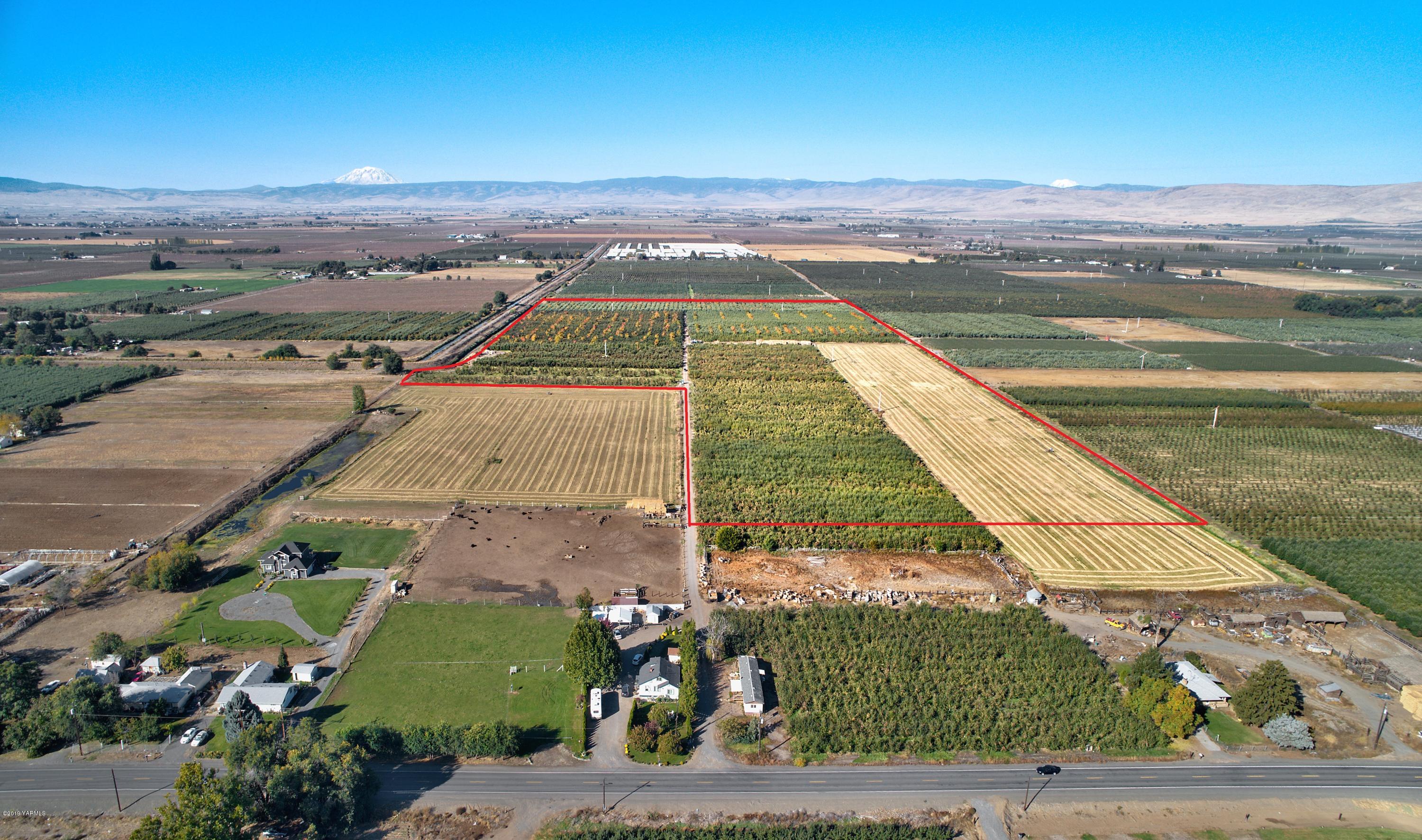 5350 Lateral A Road Wapato, WA 98951 - Photo 2 of 9 191010_James_LateralA_Wapato_0101