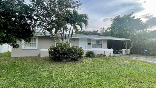 $2,900 | 9810 Southwest 165th Terrace, Unit 9810, Miami, FL 33157