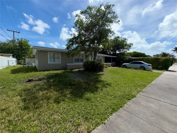 $2,900 | 9810 Southwest 165th Terrace, Unit 9810, Miami, FL 33157