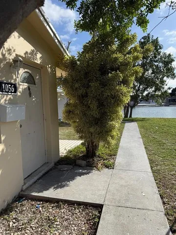 $3,200 | 1054-1058 Southwest 2nd Street, Unit 1056, Hallandale Beach, FL 33009