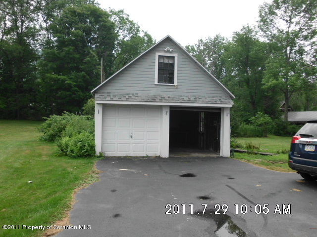 516 Layton Road Clarks Summit, PA 18411 - Photo 4 of 24 Gallery Image 4