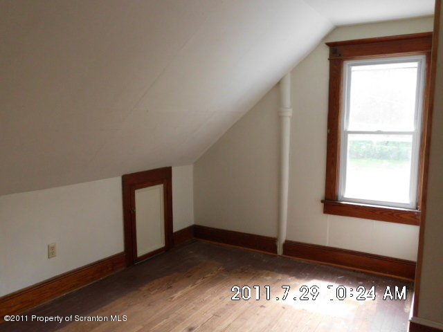 516 Layton Road Clarks Summit, PA 18411 - Photo 8 of 24 Gallery Image 8