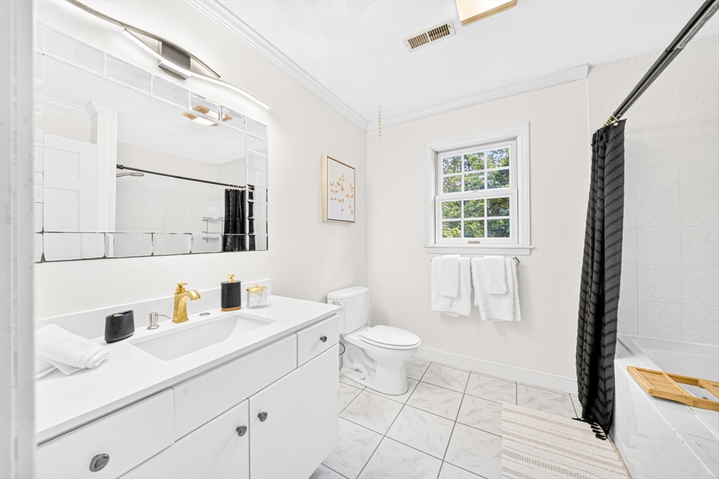 35 Brentwood Road Woburn, MA 01801 - Photo 25 of 42