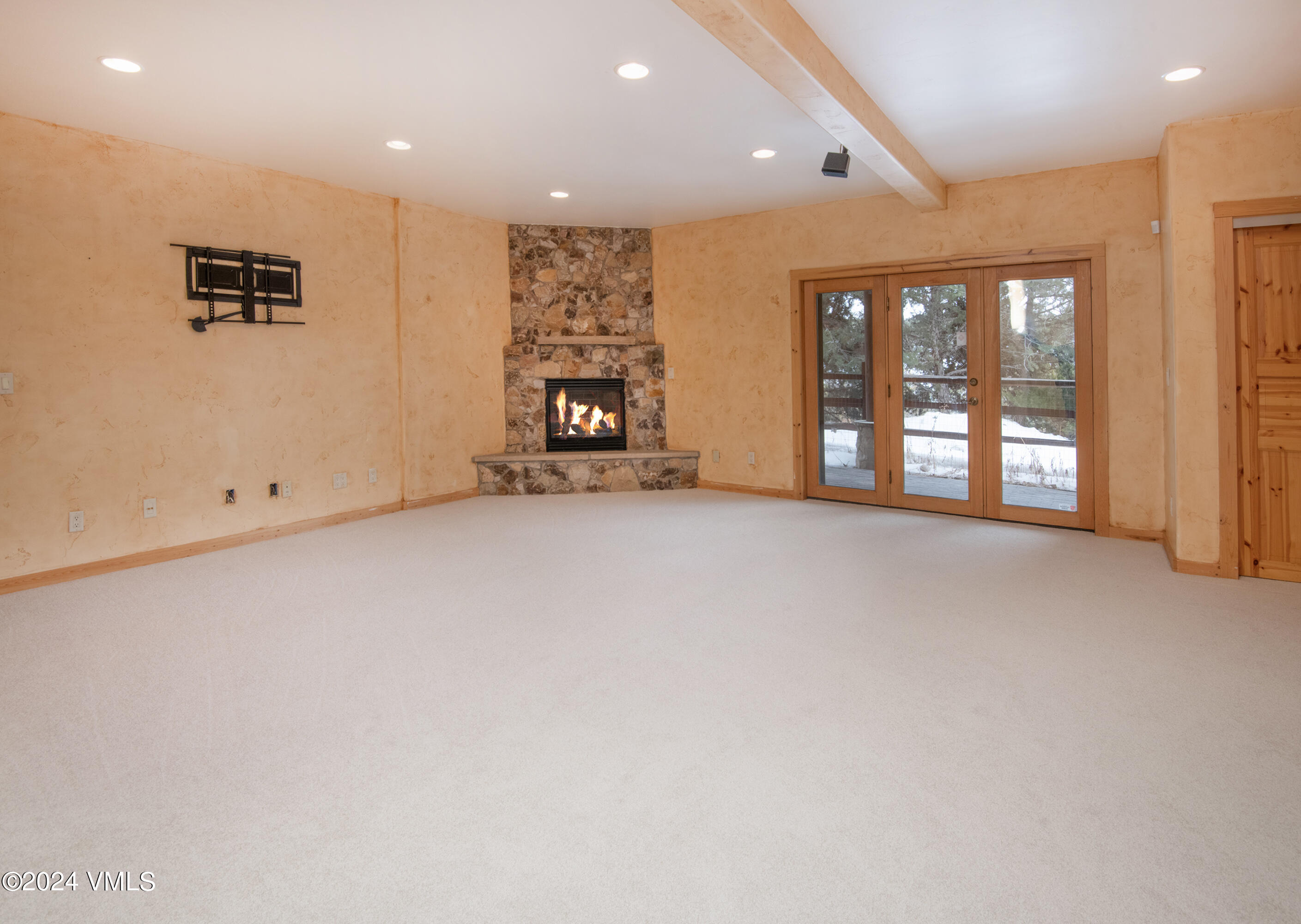 336 Castle Peak Road Eagle, CO 81631 - Photo 22 of 52 an empty room with windows