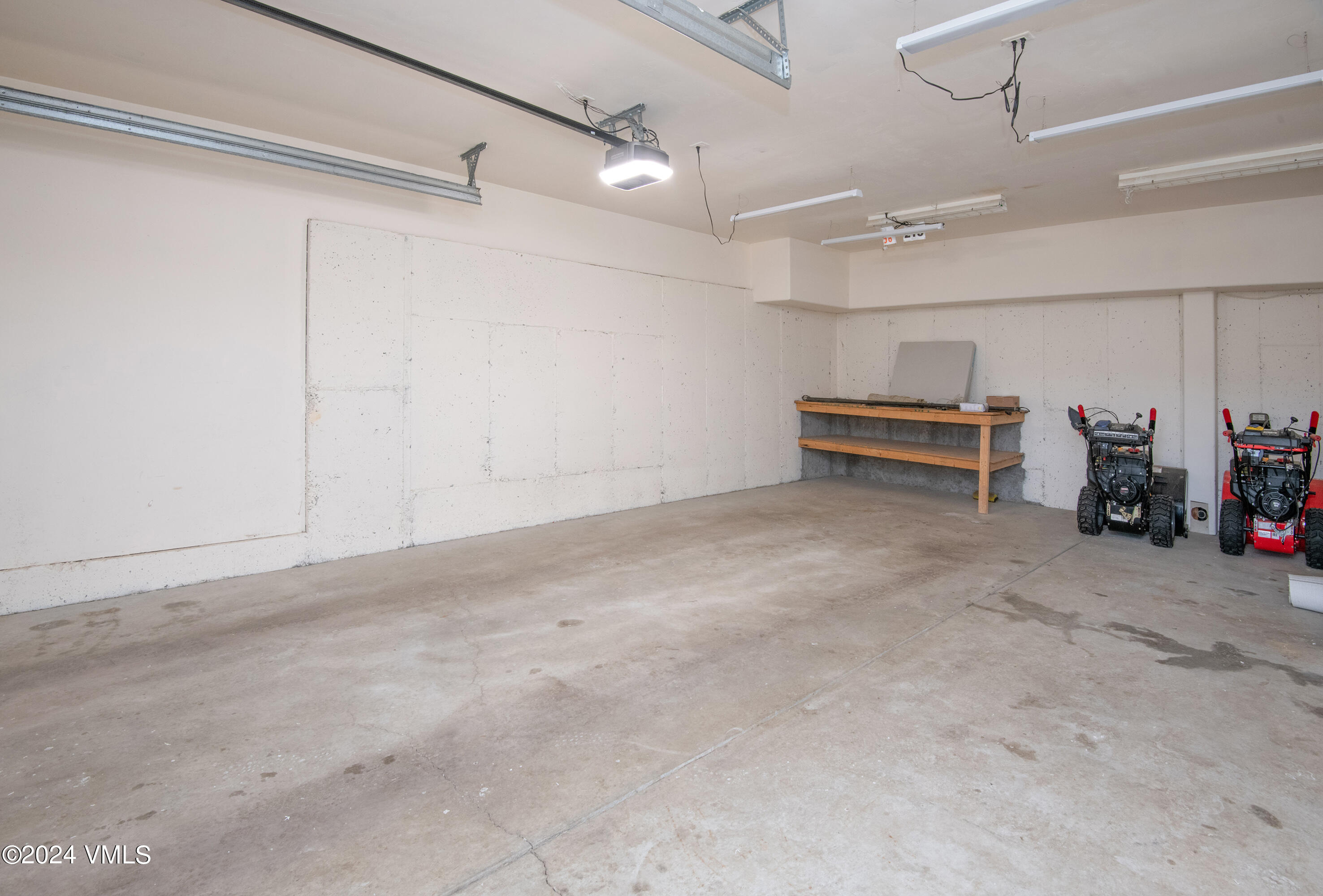 336 Castle Peak Road Eagle, CO 81631 - Photo 31 of 52 a view of a livingroom with furniture