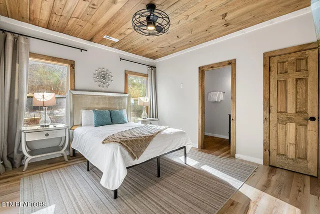 $1,199,000 | 206 South Smoky Mountain Way, Sevierville, TN 37876