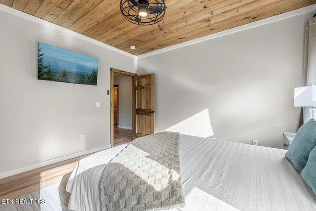 $1,199,000 | 206 South Smoky Mountain Way, Sevierville, TN 37876