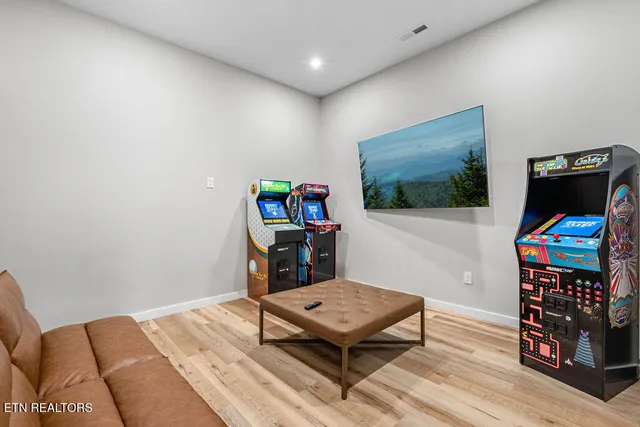 $1,199,000 | 206 South Smoky Mountain Way, Sevierville, TN 37876