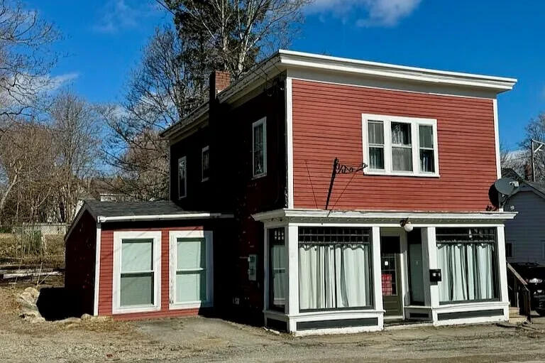21 Colonial Way Machias, ME 04654 - Photo 2 of 32