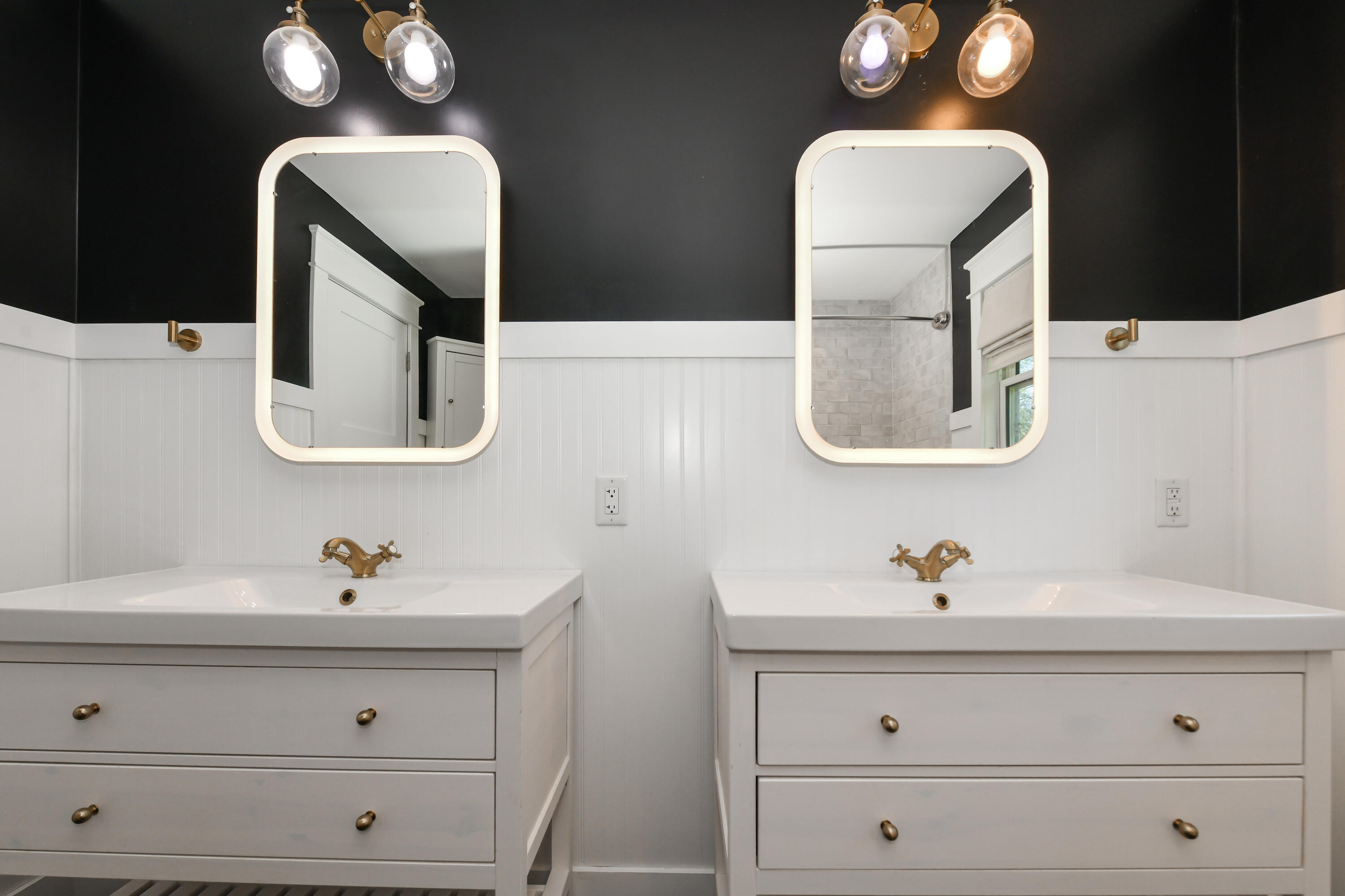 3405 County Rd O South Delavan, WI 53115 - Photo 9 of 39 Bathroom 1