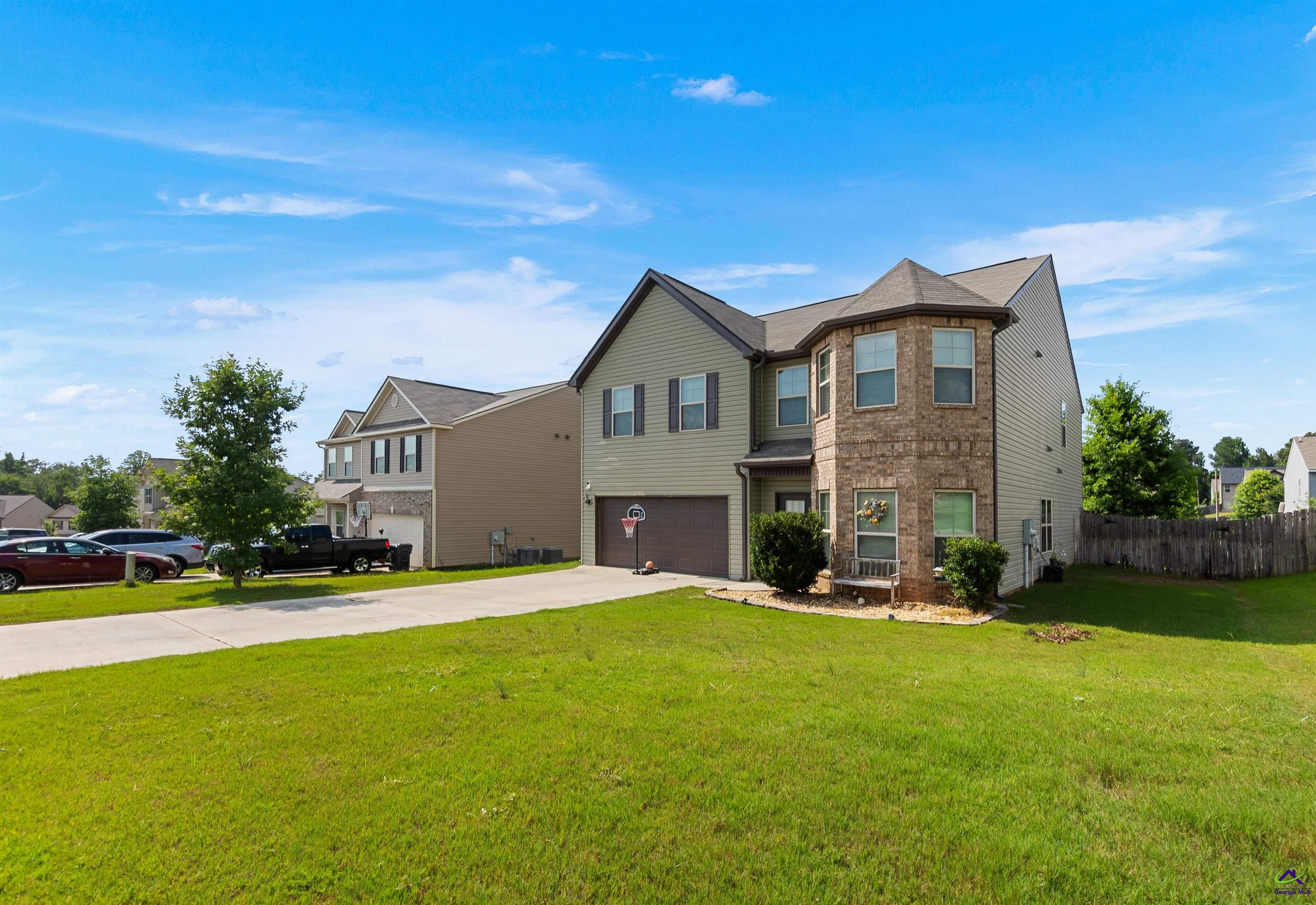 212 Tyndall Way Perry, GA 31069 - Photo 4 of 59 Gallery Image 4