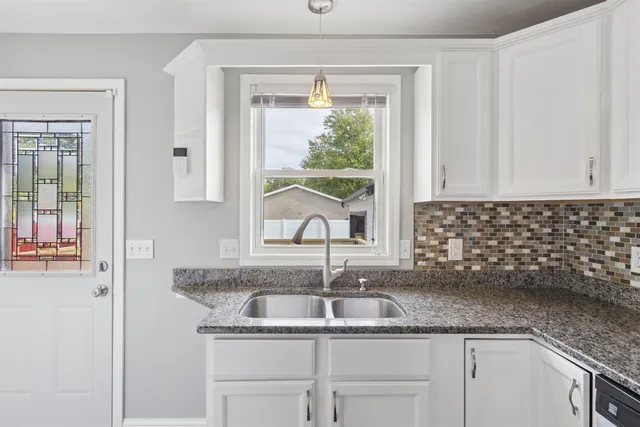 $399,900 | 1903 South River Road, Janesville, WI 53546