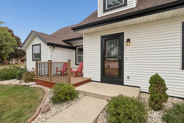 $399,900 | 1903 South River Road, Janesville, WI 53546