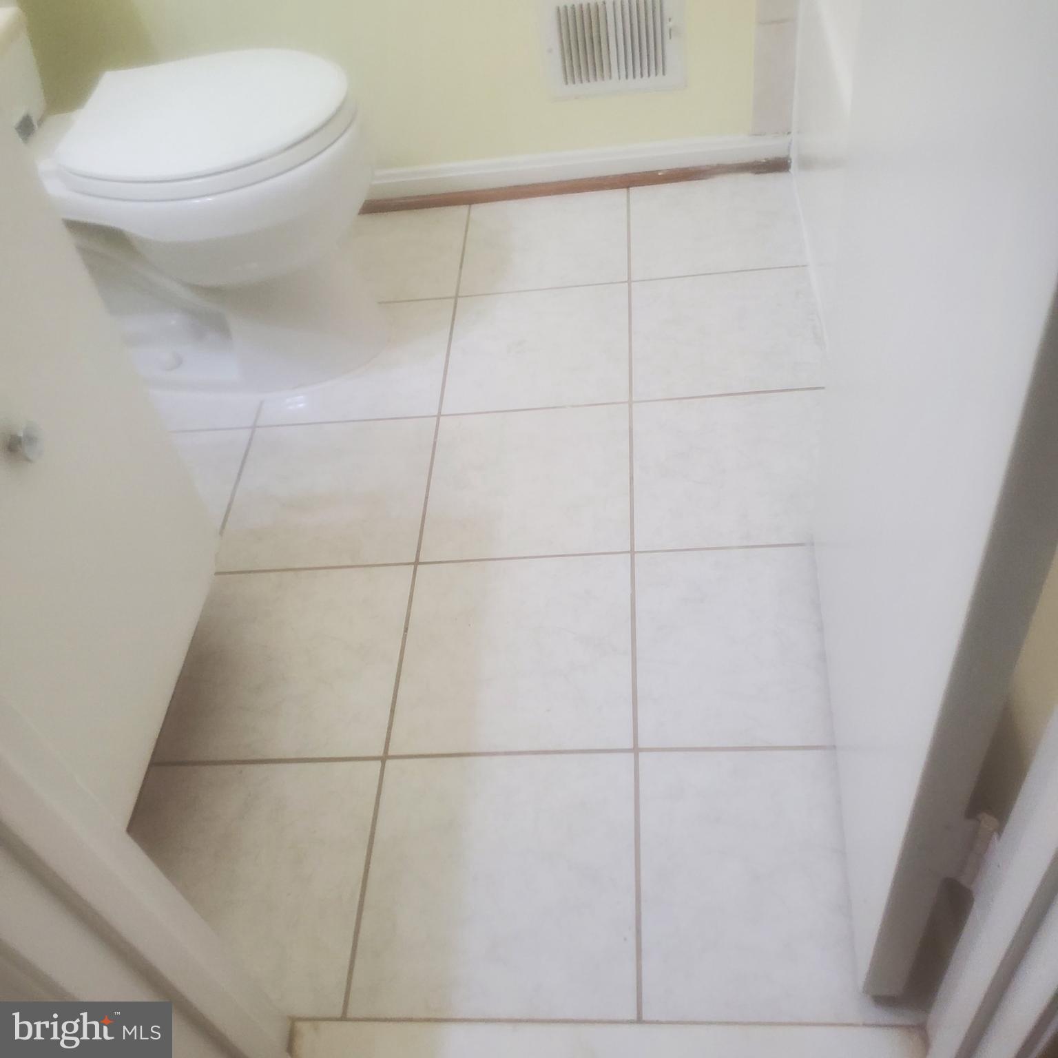9202 Weathervane Place Montgomery Village, MD 20886 - Photo 55 of 71 a bathroom with a toilet and a shower