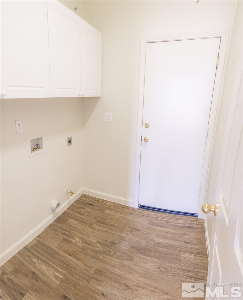 10490 Arbor Way Reno, NV 89521 - Photo 17 of 23 a view of room