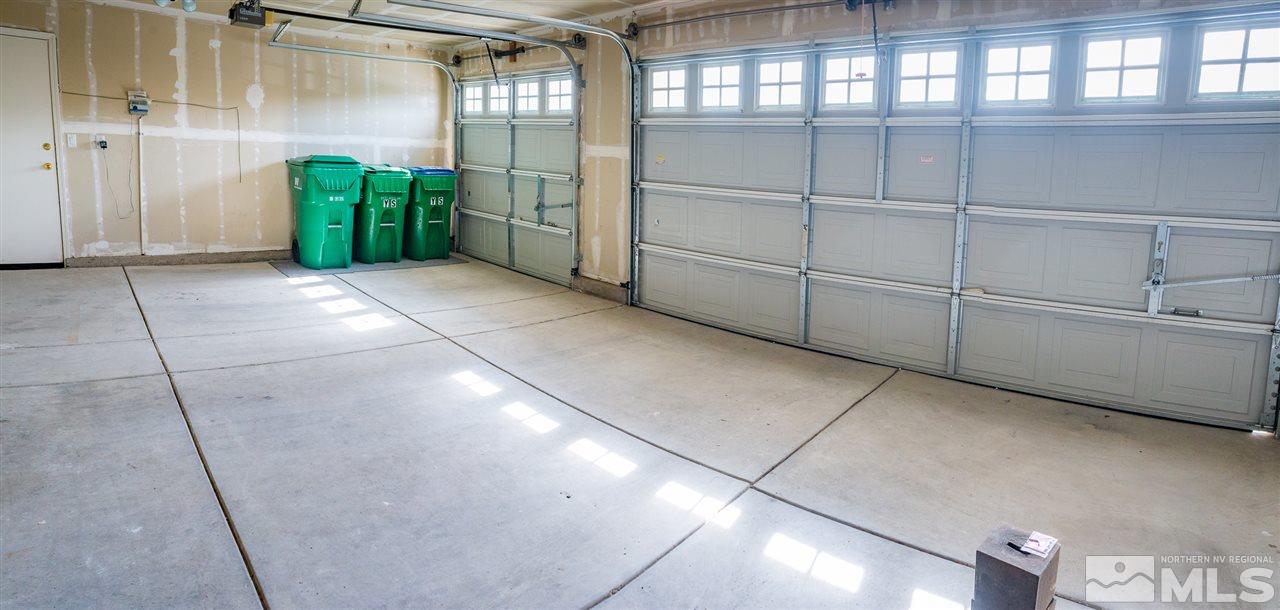 10490 Arbor Way Reno, NV 89521 - Photo 18 of 23 a view of a garage