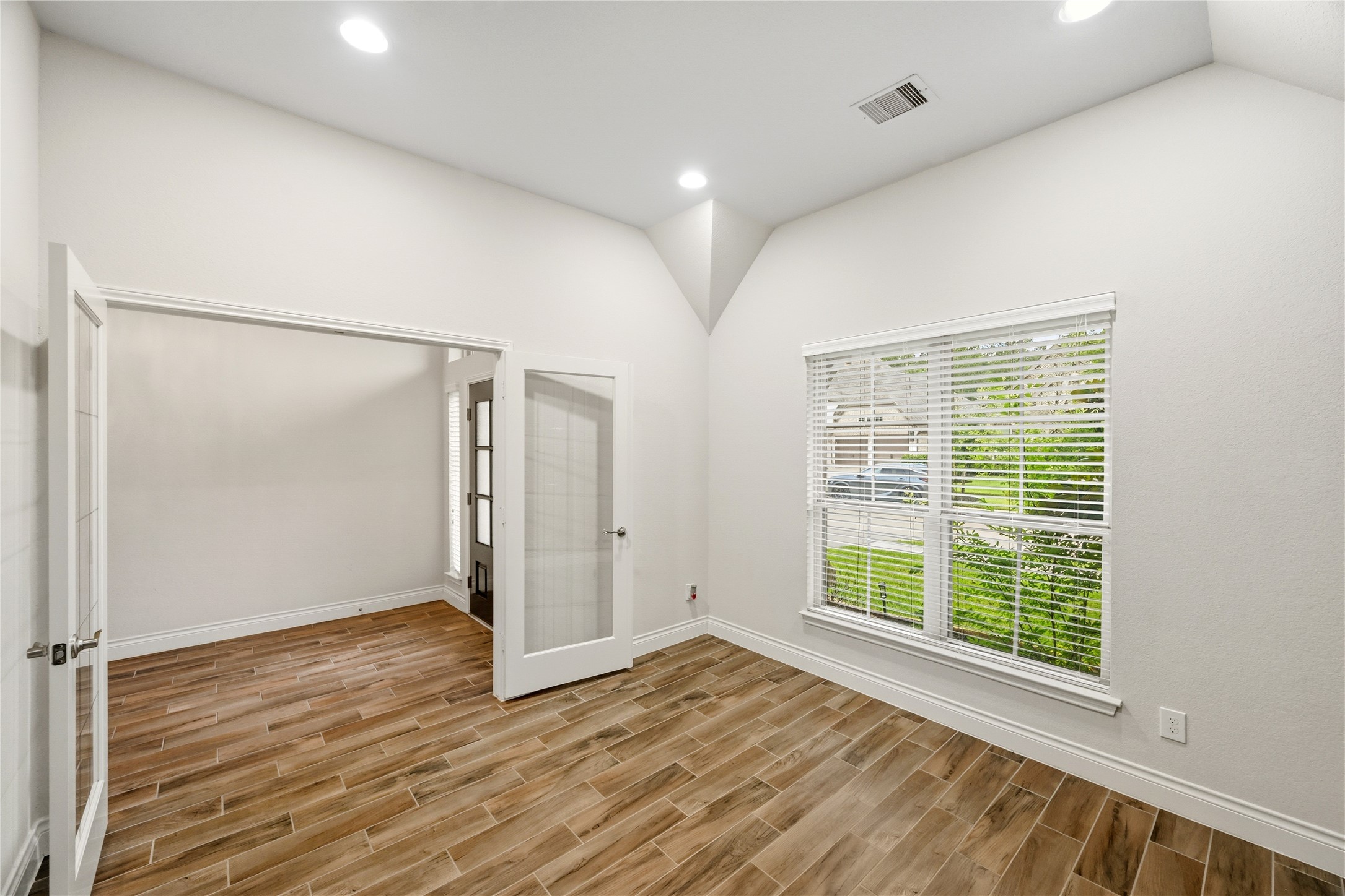 28329 Rabbitt Trail Spring, TX 77386 - Photo 4 of 36 Office located at the front of the house for privacy.