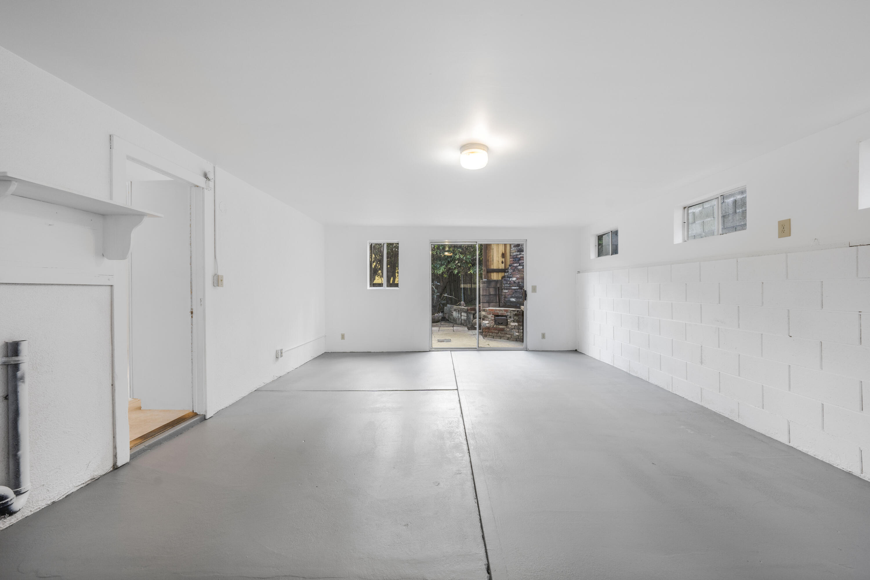901 Fellowship Road Santa Barbara, CA 93109 - Photo 14 of 44 a view of an empty room with a window