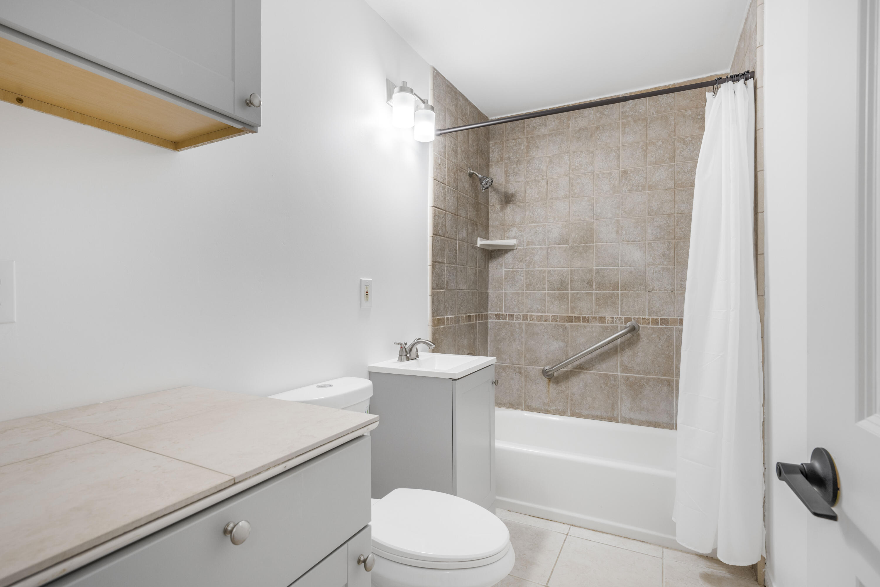 901 Fellowship Road Santa Barbara, CA 93109 - Photo 20 of 44 a bathroom with a sink toilet and shower
