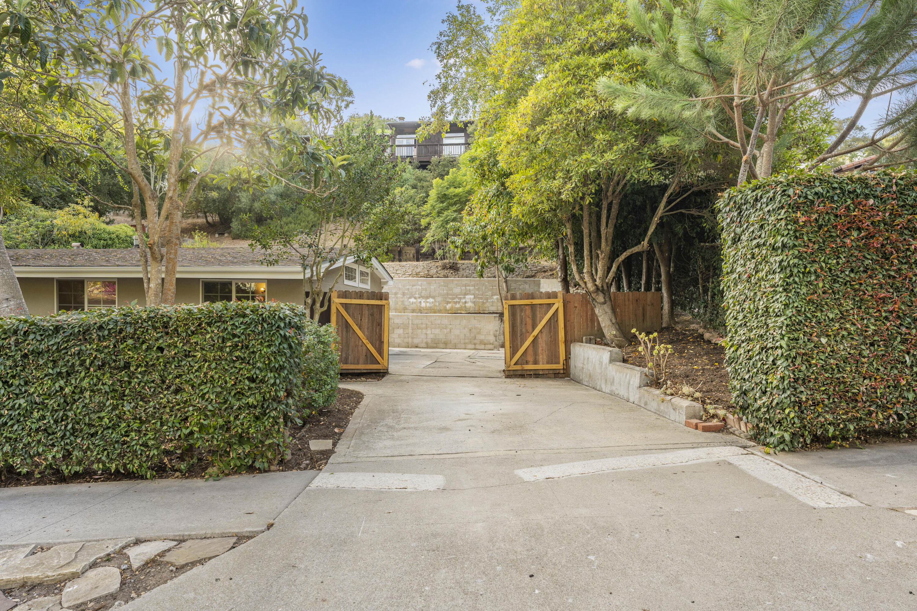 901 Fellowship Road Santa Barbara, CA 93109 - Photo 41 of 44 front view of a house with a yard