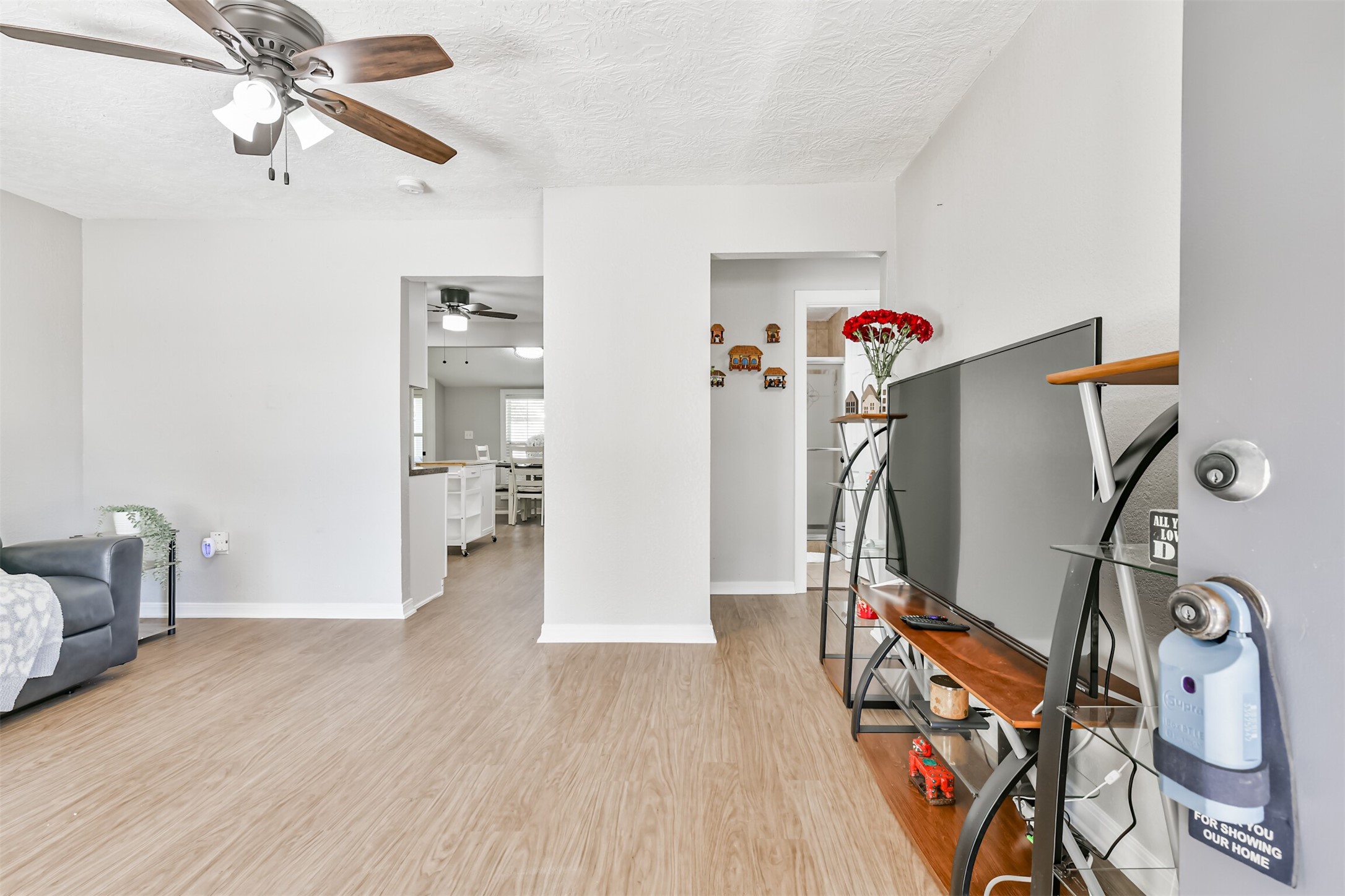 3015 Fern Street Pasadena, TX 77503 - Photo 4 of 18