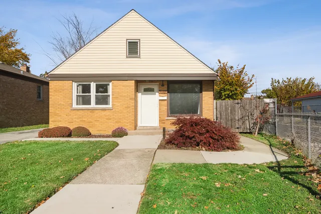 $300,000 | 9930 Montrose Avenue, Schiller Park, IL 60176