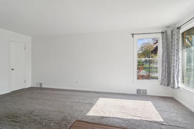 $300,000 | 9930 Montrose Avenue, Schiller Park, IL 60176