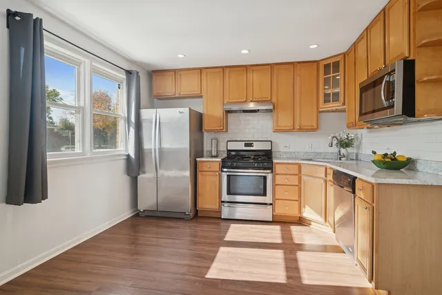 $300,000 | 9930 Montrose Avenue, Schiller Park, IL 60176