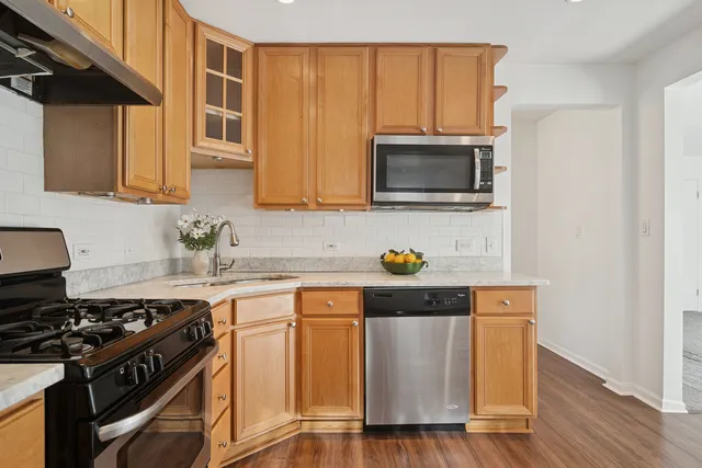 $300,000 | 9930 Montrose Avenue, Schiller Park, IL 60176