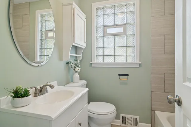 $300,000 | 9930 Montrose Avenue, Schiller Park, IL 60176