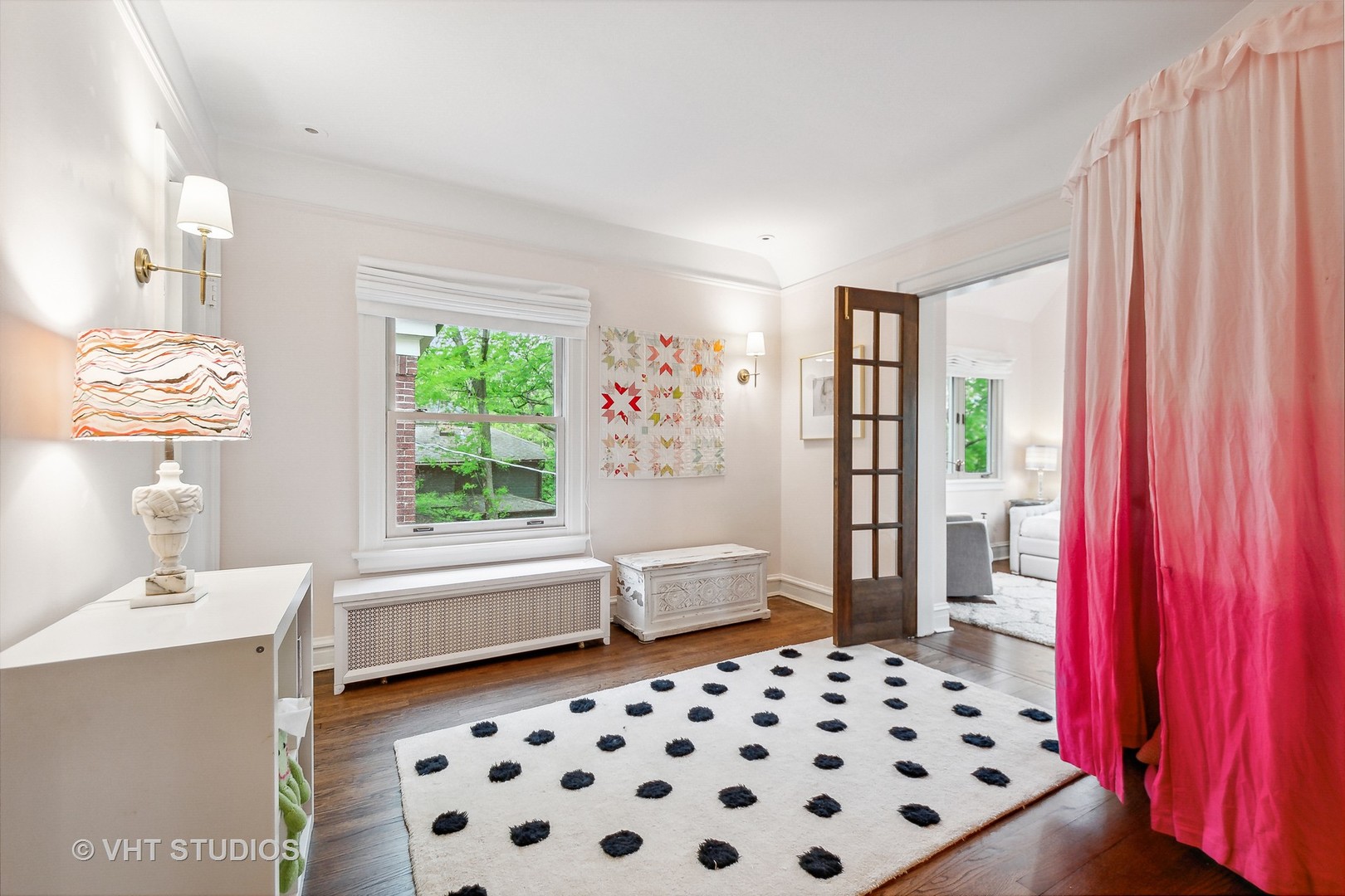 2744 Ridge Avenue Evanston, IL 60201 - Photo 18 of 33 a bedroom with a bed and a window