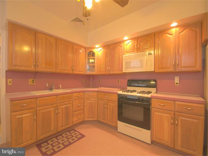 1634 West Ritner Street Philadelphia, PA 19145 - Photo 4 of 13 Gallery Image 4