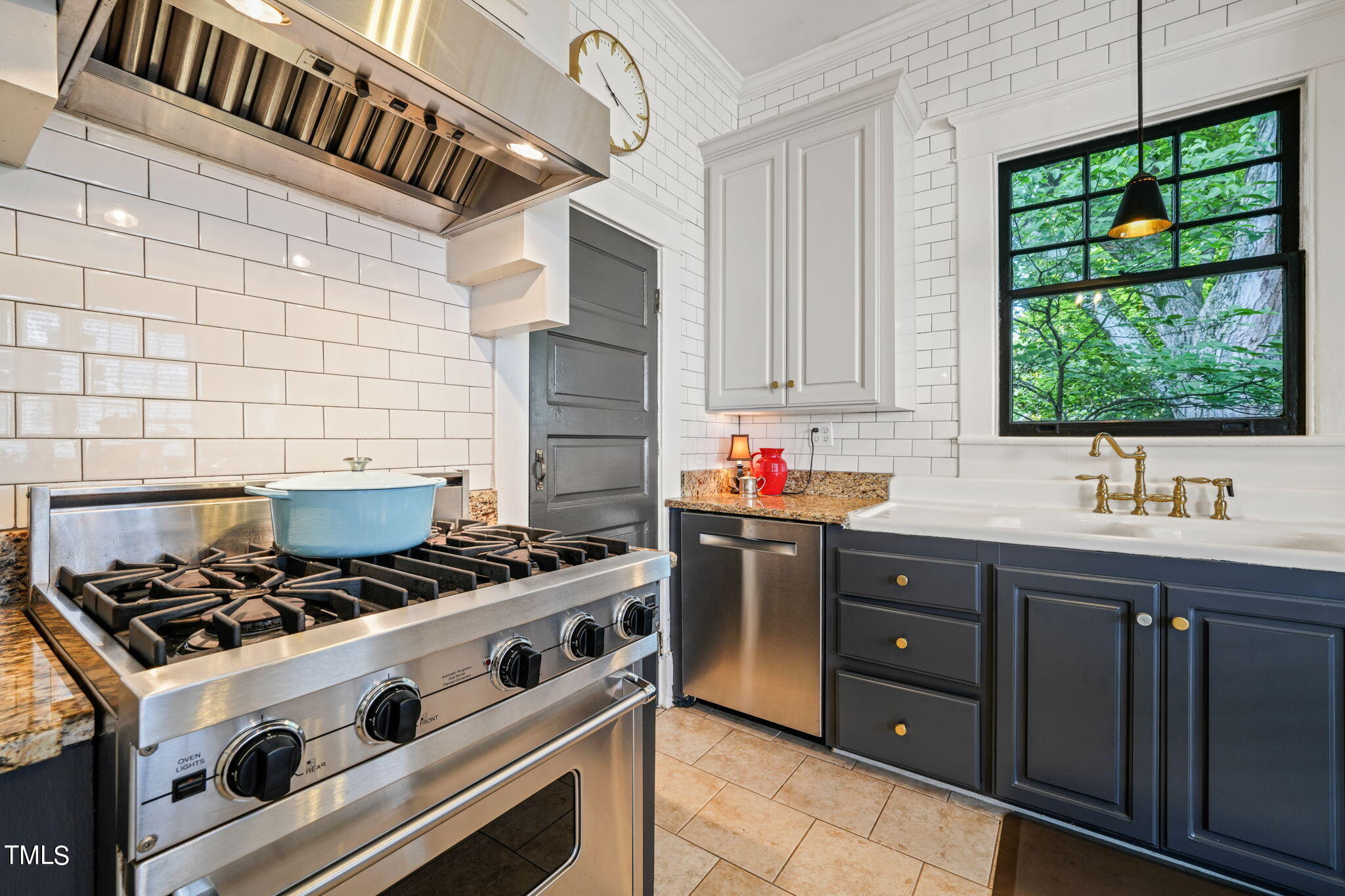 608 East Franklin Street Raleigh, NC 27604 - Photo 13 of 51 14-web-or-mls-DSC02390