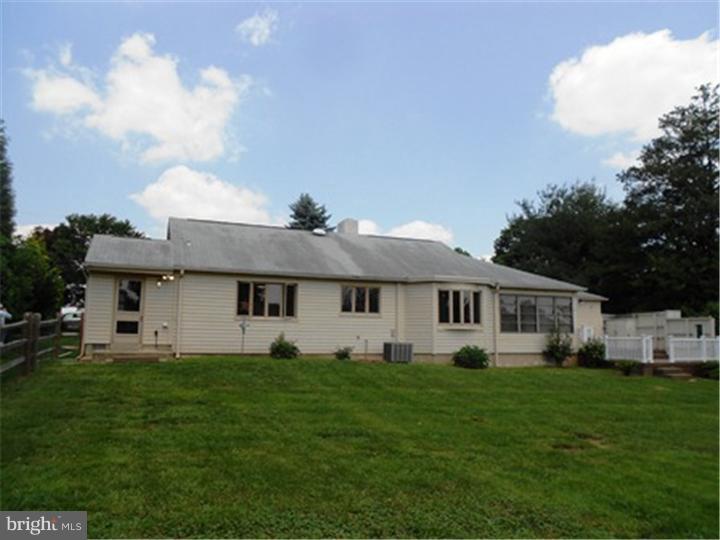 921 Nottingham Road Newark, DE 19711 - Photo 2 of 22