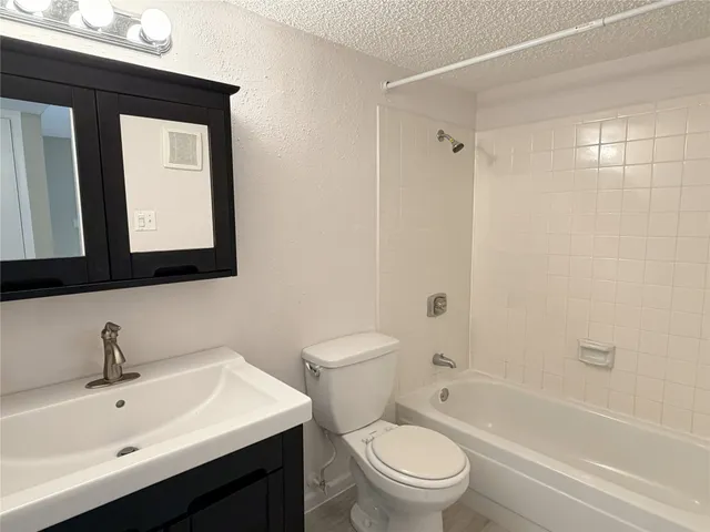 $1,390 | 2800 Jeanetta Street, Unit 2813, Houston, TX 77063
