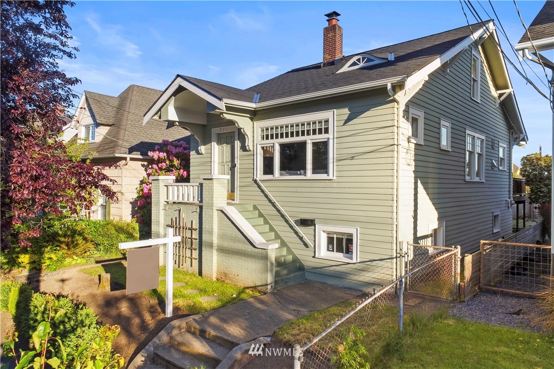 771 North 75th Street Seattle, WA 98103 - Photo 1 of 36