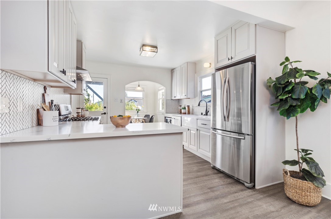 771 North 75th Street Seattle, WA 98103 - Photo 14 of 36